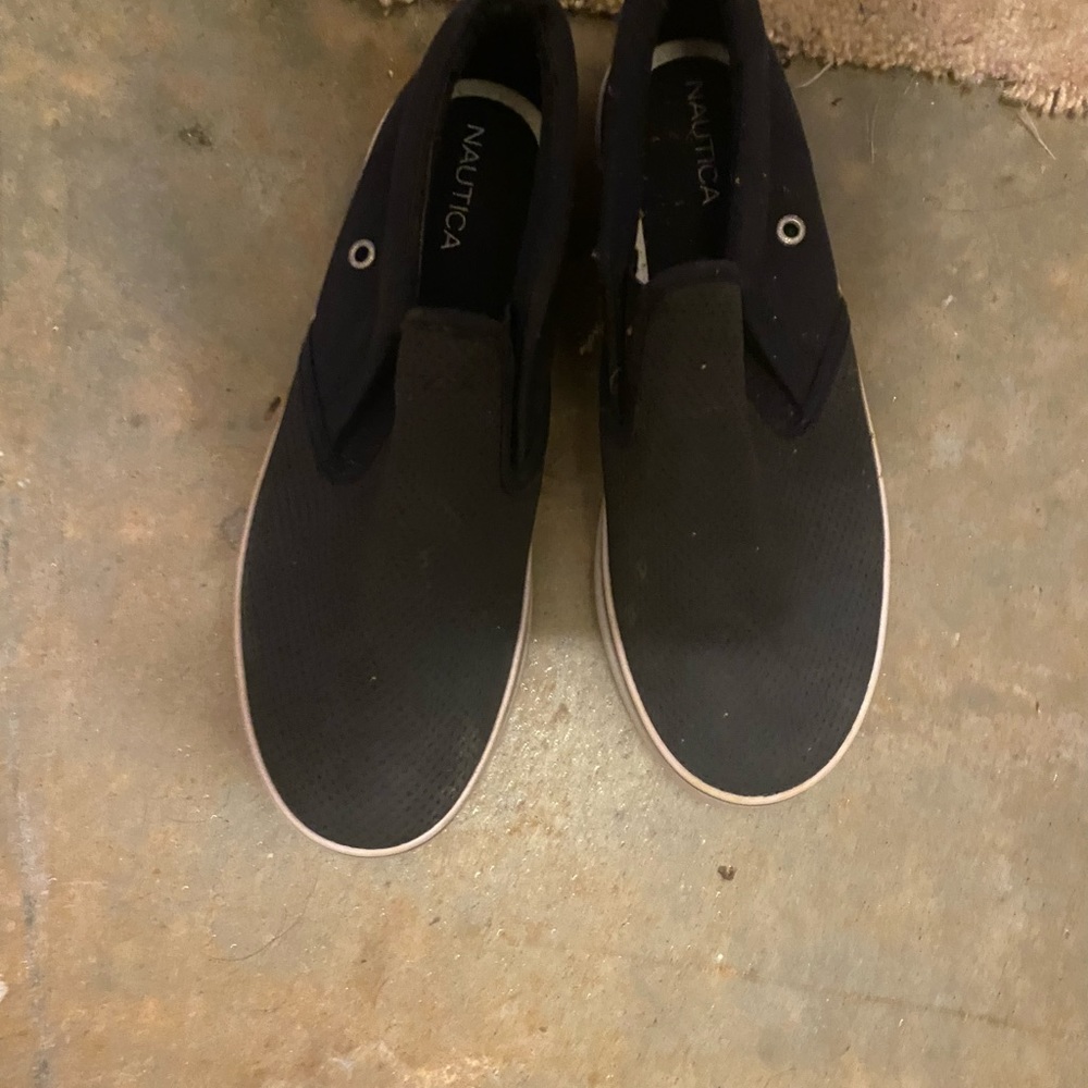 Nautica, boys size 5m slip on sneaker shoe